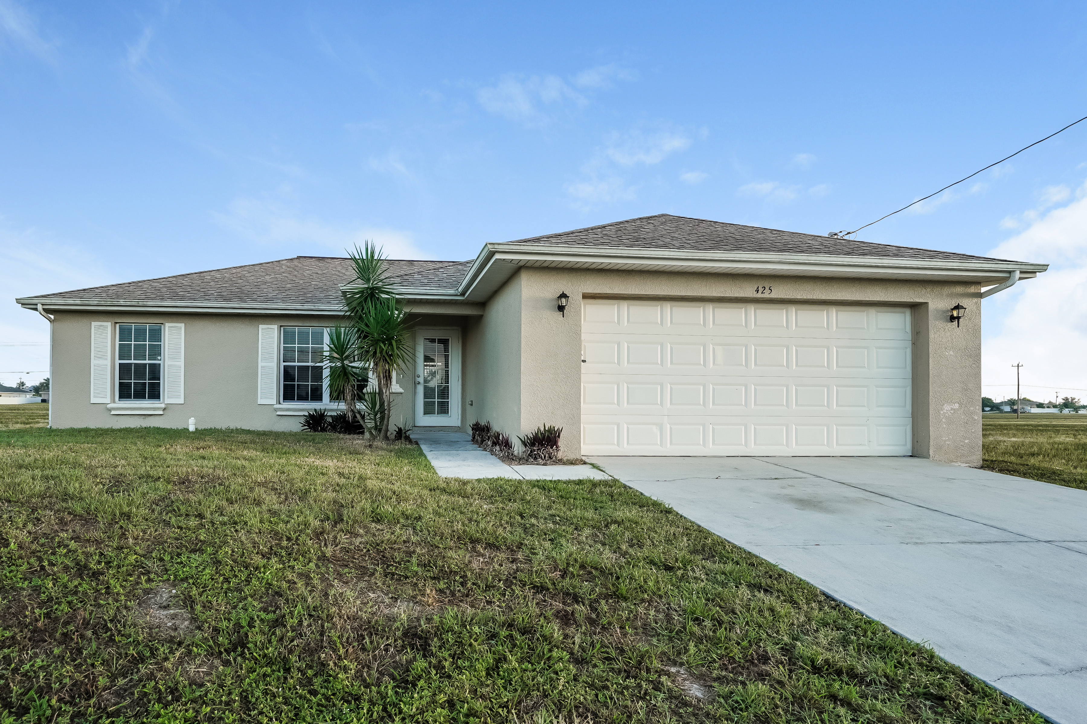 425 NE 15th Terrace Cape Coral, FL 33909
